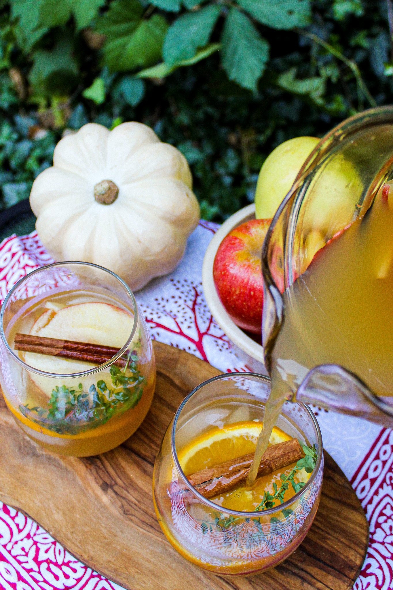 Boozy Apple Cinnamon Fall Punch – smallkitchenbigplates