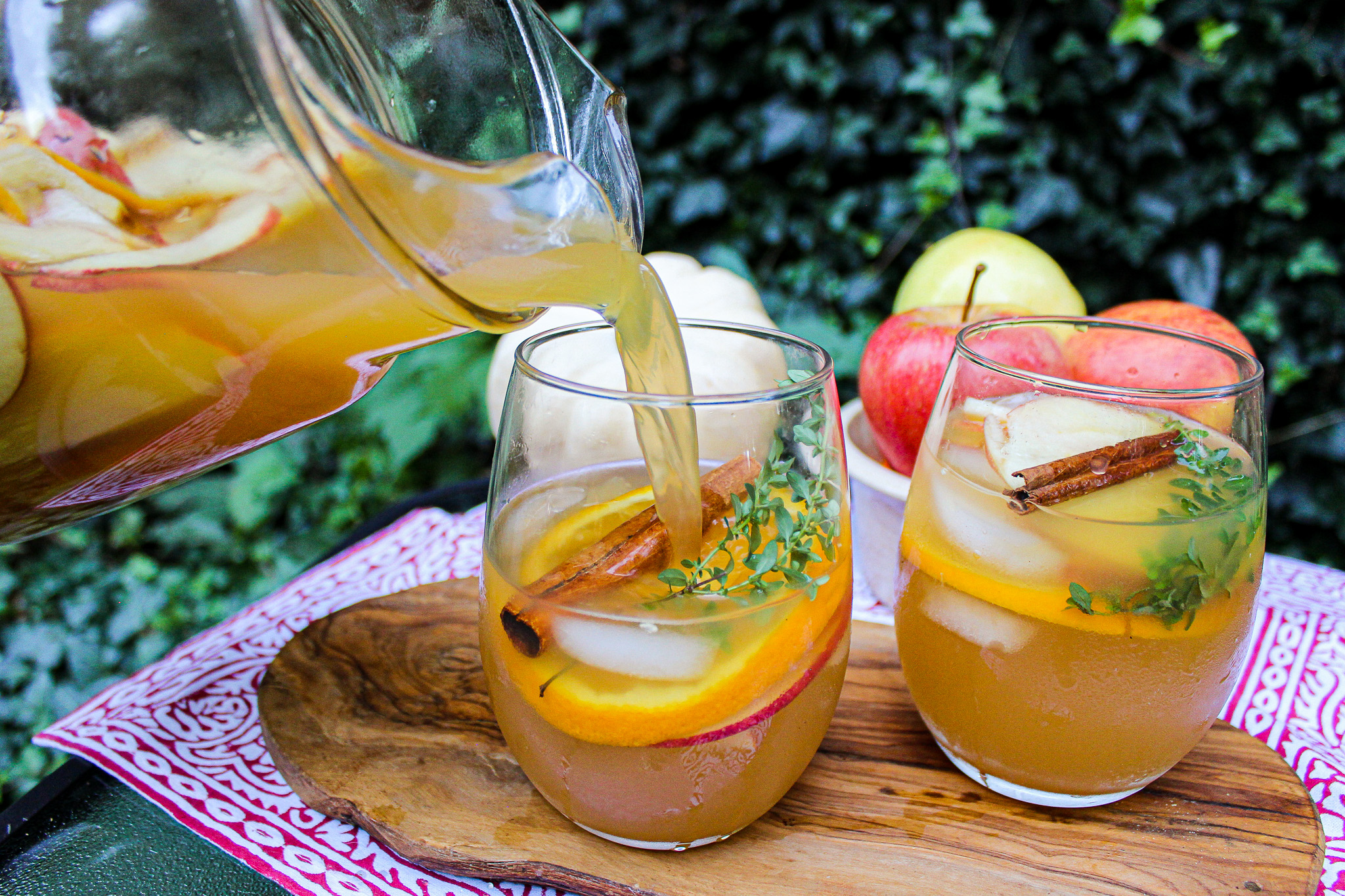 Boozy Apple Cinnamon Fall Punch – smallkitchenbigplates