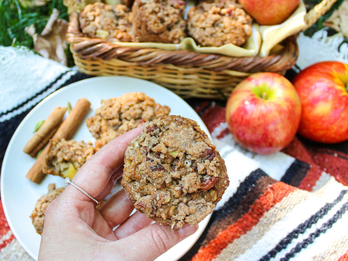 Apple Pecan Crumble&nbsp;Muffin